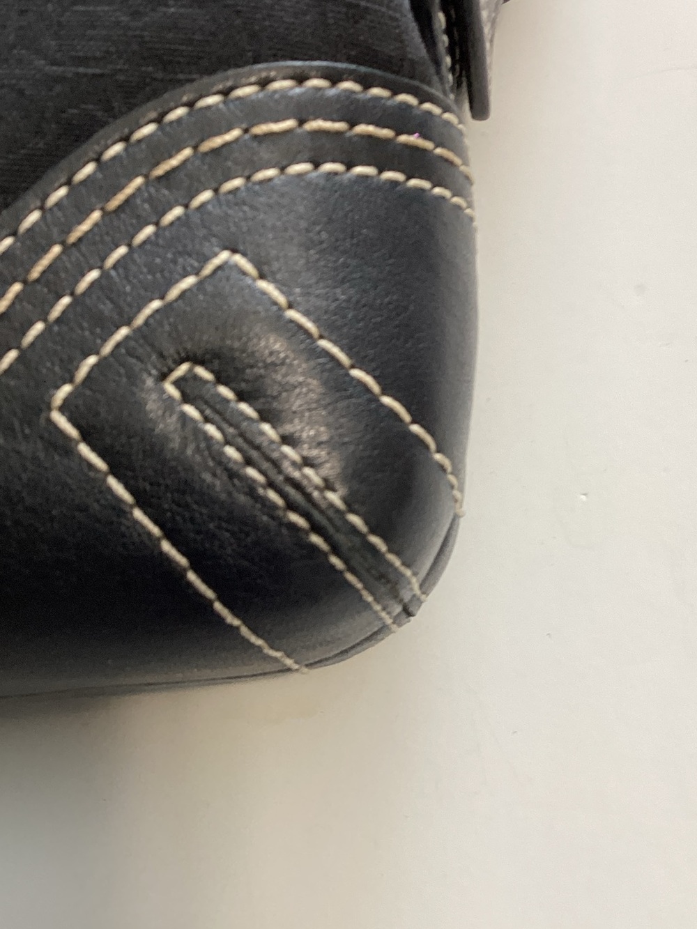 Coach Signature Black Shoulder Bag - Picture 4 of 14